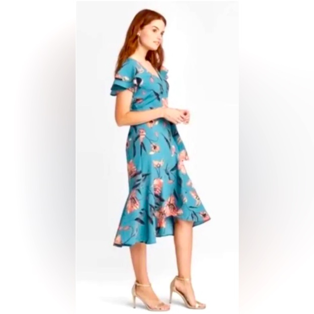 Women’s XL wrap style, high low dress. Green with pink flowers.